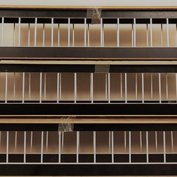 Feeder Flat Top Wood 100cm